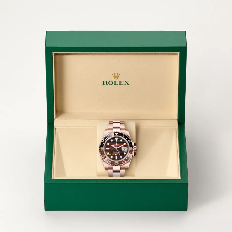 Rolex GMT-Master II in 18 ct Everose gold, M126715CHNR-0002, 2 - Lindroos