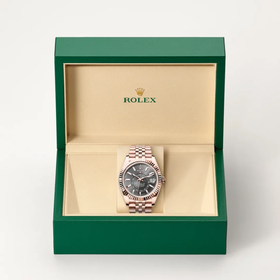 Rolex Sky-Dweller 18k Everose-kulta, M336935-0008, 2 - Lindroos